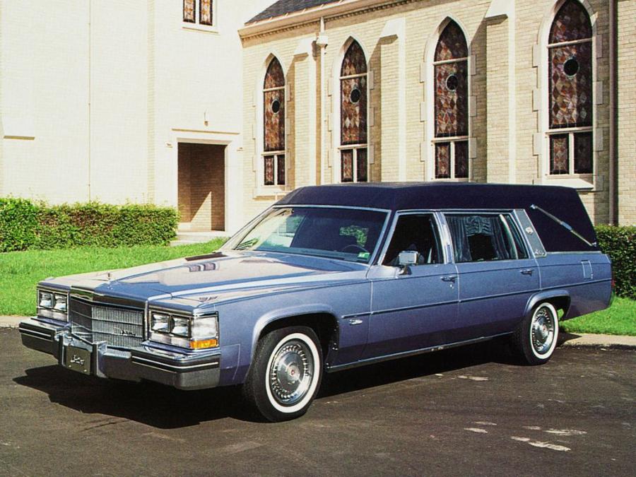  Cadillac Custom Elite Funeral Coach by Century Coach Company 1983 года  (фото 1 из 1)